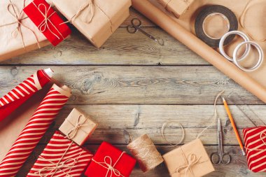 Kraft kağıt, ahşap masa kağıda Eko kutularına.