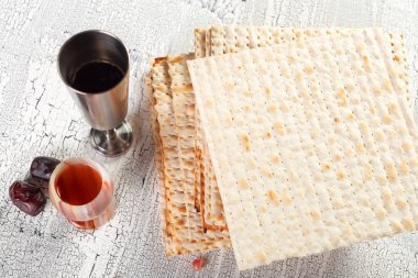 Paskalya pesah için geleneksel Yahudi koşer Hamursuz ekmek