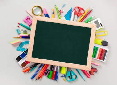 Okul ve ofis malzemeleri. Üst görünüm.