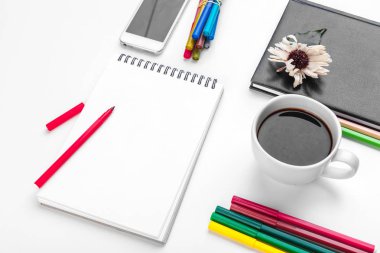 Beyaz ofis resepsiyon masası, iş ve eğitim kavramı