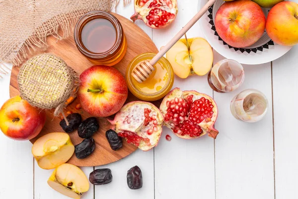 Apple and honey, traditional food of jewish New Year - Rosh Hashana.