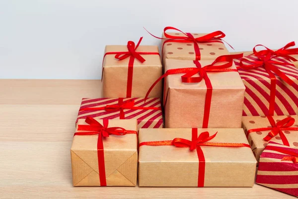 Primer Plano Las Cajas Regalo Navidad Mesa — Foto de Stock