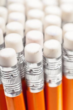 Basit kalemler yığın görünümü Kapat