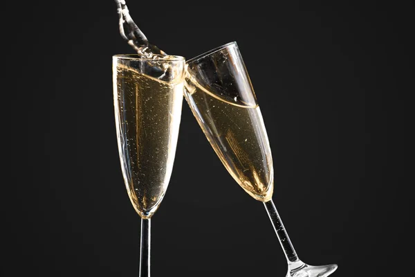 Glasses Champagne Splash — Stock Photo, Image