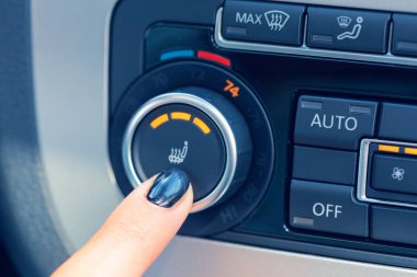 İklim kontrol ünitesi yeni arabada