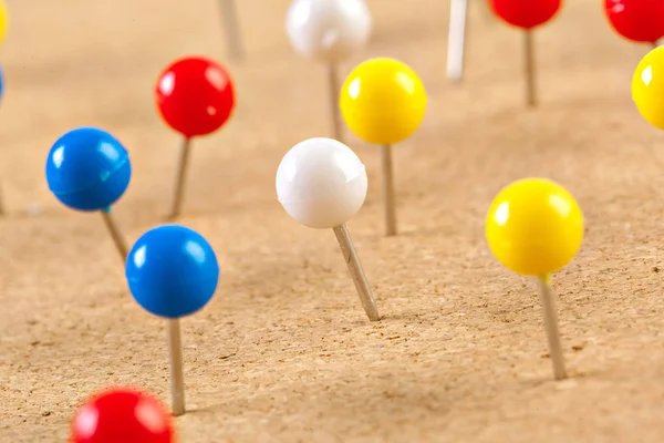 Close View Group Colorful Thumbtacks Pinned Corkboard — Stock Photo, Image