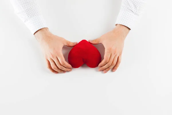 Червоне Серце Руках Дівчини Ізольовано Білому Тлі — стокове фото
