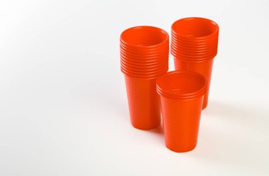 kırmızı tek kullanımlık plastik gözlük