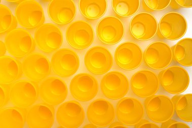 Sarı tek kullanımlık plastik gözlük