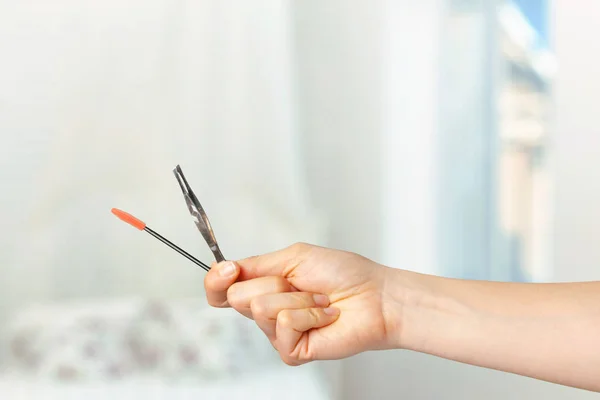 Female Hand Holding Professional Makeup Brush — Stock Photo, Image