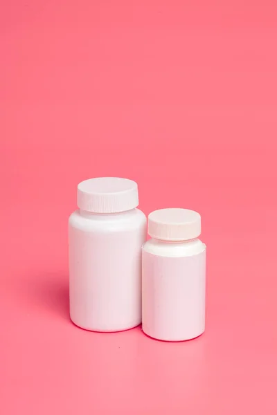 Gros Plan Ensemble Diverses Bouteilles Médicales Sur Fond Rose — Photo