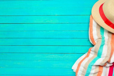 Plaj düz yatıyordu aksesuarları. Üstten görünüm