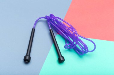 Atlama ipi mavi ile yeşil lastik üstten görünüm işleme