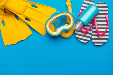 Parlak sarı palet ve canlı artalanları dalış maske