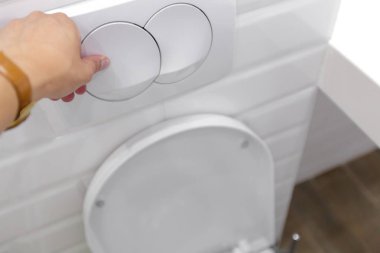 Arka plan üzerinde yeni seramik klozet yakın çekim
