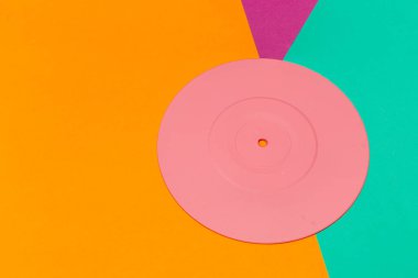 Müzik düz yatıyordu vinil