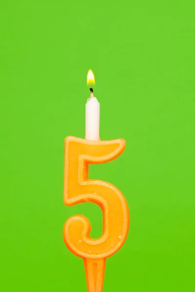 Kleurrijke Wax Verjaardag Kaars Groene Achtergrond — Stockfoto