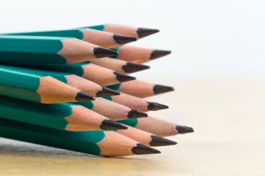 Basit kalemler yığın görünümü Kapat