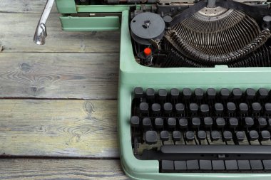 yakın çekim yeşil vintage daktilo makinesi