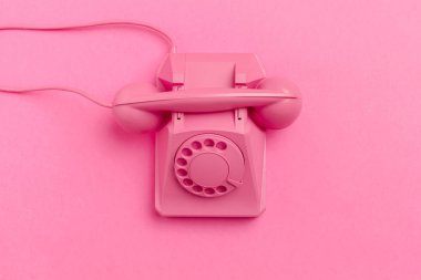 bir renk arka plan üzerinde vintage telefon yakın çekim