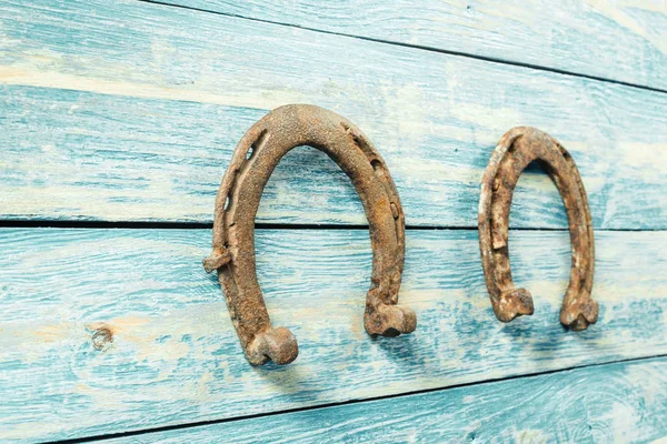 Altes Rostiges Hufeisen Auf Vintage Hintergrund — Stockfoto