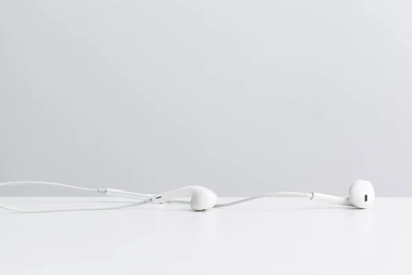 Conceito Música Digital Headphones Isolado Fundo Branco — Fotografia de Stock