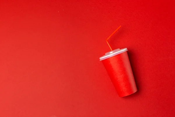 Copo Papel Vermelho Isolado Vermelho — Fotografia de Stock