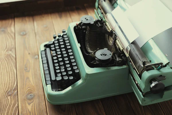 Nahaufnahme Einer Grünen Alten Schreibmaschine — Stockfoto