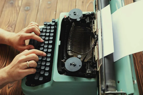 Close Green Vintage Typewriter Machine — Stock Photo, Image
