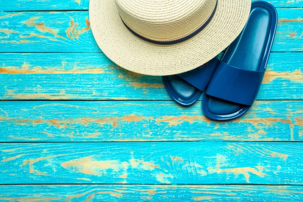 Летние Пляжные Шлепанцы Цветном Фоне — стоковое фото