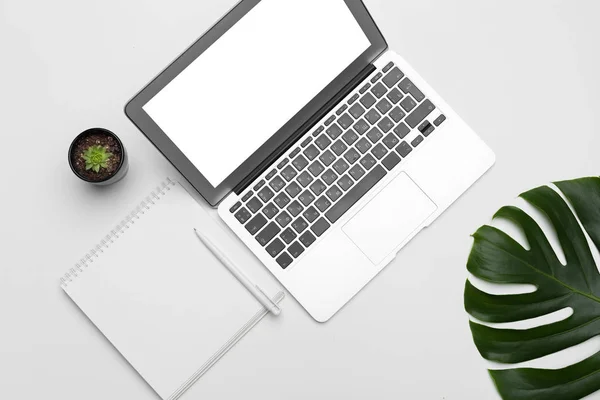 Workspace Keyboard Palm Leaf Accessories Flat Lay Copy Space — Stock Photo, Image