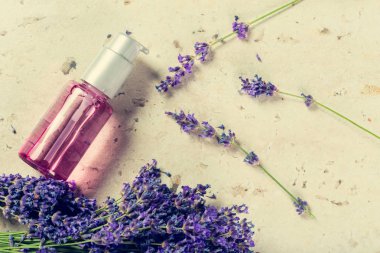 Aromaterapi petrol ve lavanta yakın çekim