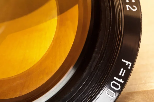 クローズ アップ現代のカメラのレンズのショット — ストック写真