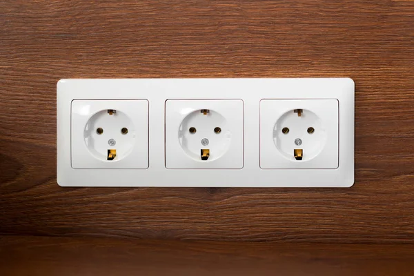 Beton duvar güç soketi