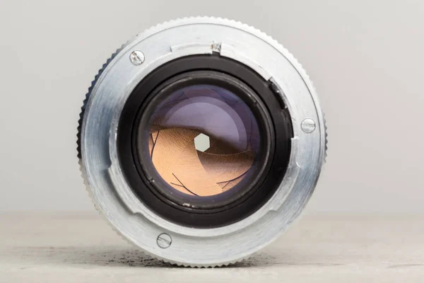 Close Tiro Lente Câmera Moderna Fundo Luz — Fotografia de Stock