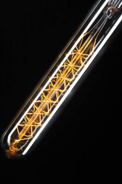 Klasik Edison ampul metin için yer ile koyu arka plan üzerinde