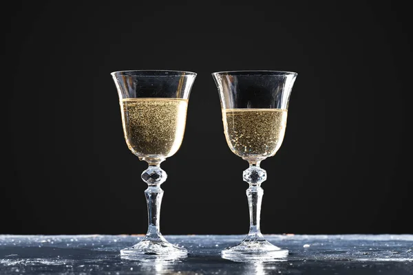 Close Two Glasses Sparkling Wine Blakc Background — Stock Photo, Image