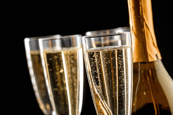 Detail Sklenice Šampaňského Lahví — Stock fotografie