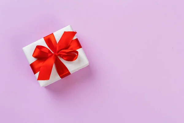 Primer Plano Caja Regalo Sobre Fondo Colorido — Foto de Stock