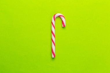 Renkli, yakın yeşil zemin üzerine şeker