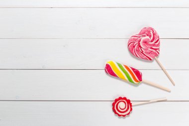 Tahta masada şeker lolipopu