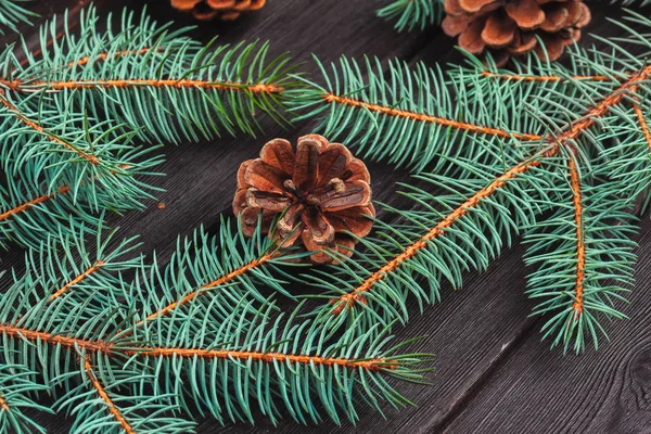 Decoración Navidad Con Piñas Pino Árbol Abeto Sobre Fondo Wooden —  Fotos de Stock