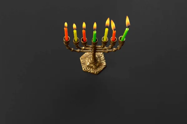 Bronze Hanukkah Menorah Com Velas Acesas — Fotografia de Stock