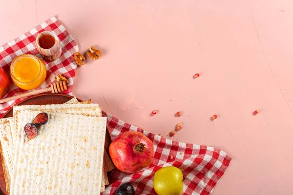 Paskalya Pesah Için Geleneksel Yahudi Koşer Hamursuz Ekmek — Stok fotoğraf