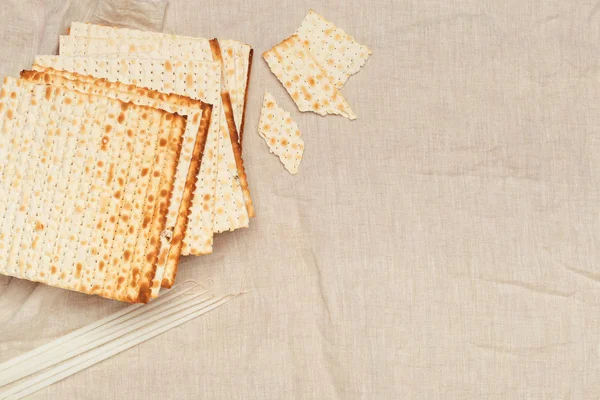 Macesy Matzoth Pro Židovský Pesach Dřevěné Pozadí Zblízka — Stock fotografie