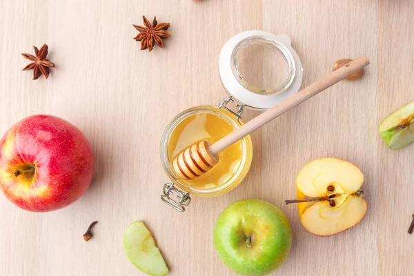 Judiska Högtiden Rosh Hashana Bakgrund Med Honung Och Äpplen Träbord — Stockfoto