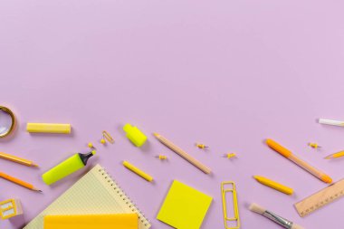 Okul ve ofis malzemeleri. Üst görünüm.