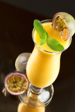 tutku meyve suyu, yakın