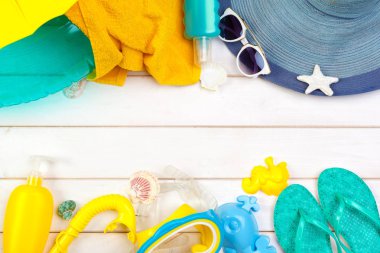 Parlak sarı palet ve canlı artalanları dalış maske