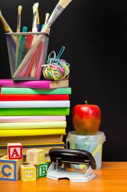 Eğitim ya da kavram okula geri.